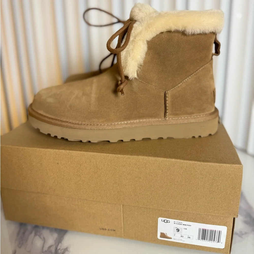 UGG Classic Mini Posy‎ Boots, Chestnut, Size 9